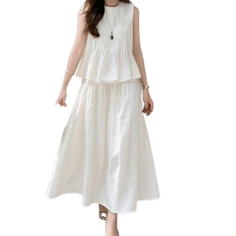 Seelikukostüüm varrukateta topiga: 3D muster, keskse pikkusega seelik, polüesterkangas, minimalistlik stiil