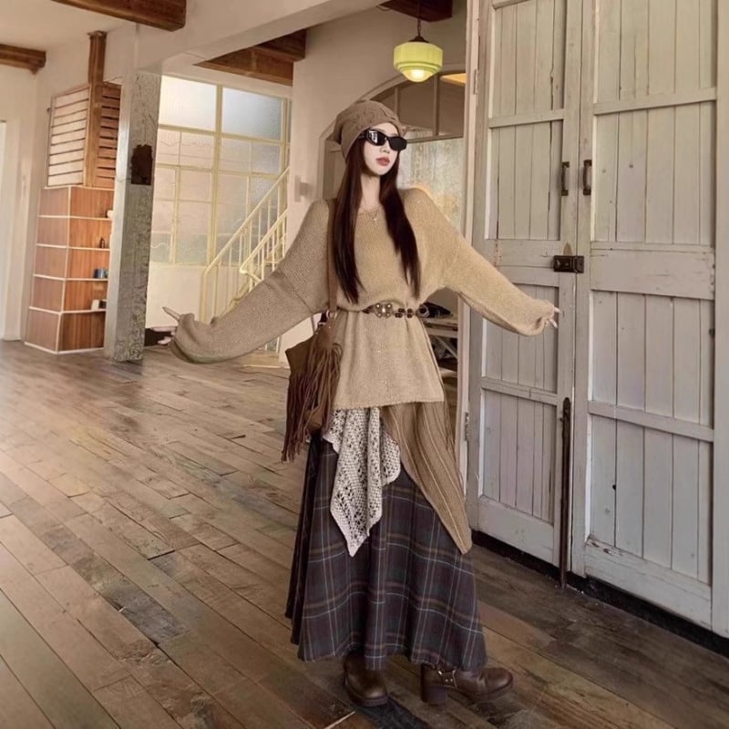 Seelikukostüümi komplekt asümmeetrilise seeliku ja kootud topiga, õmblus-splicing detailid, polüester, sügis 2025