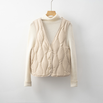 Moteriška pūkinė liemenė su V kaklo, užpildyta antis pūkais, nailoninis išorinis audinys, ilgis 50–65 cm