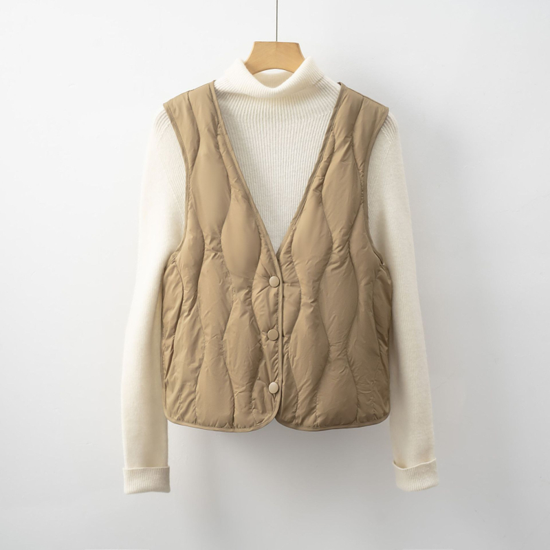 Moteriška pūkinė liemenė su V kaklo, užpildyta antis pūkais, nailoninis išorinis audinys, ilgis 50–65 cm