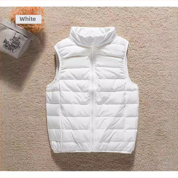 Sievietēm plāna dūnu veste ar augstu apkakli un rāvējslēdzēju, pildījums: pīļu dūnas, slaids siluets, garums 50–65 cm.