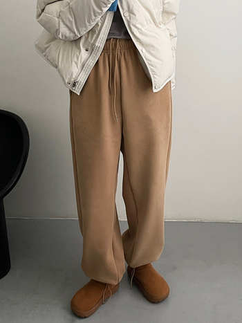 Moteriški žieminiai fliso palaikančios plačios kelnės, aukštas juosmuo su elastine juosta ir raišteliu, stora medžiaga