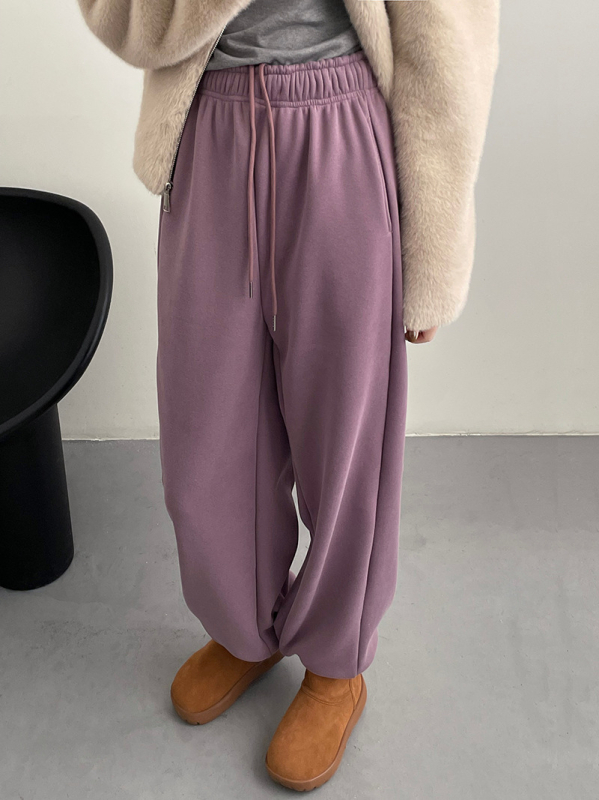 Moteriški žieminiai fliso palaikančios plačios kelnės, aukštas juosmuo su elastine juosta ir raišteliu, stora medžiaga