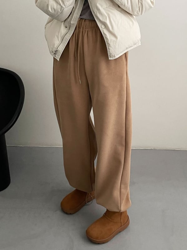 Moteriški žieminiai fliso palaikančios plačios kelnės, aukštas juosmuo su elastine juosta ir raišteliu, stora medžiaga