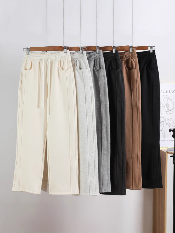 Női mindennapi egyenes szabású nadrág pamut–polészter keverékből, 50–70% pamut, 30–50% poliészter, magas derekú, közepes vastagság