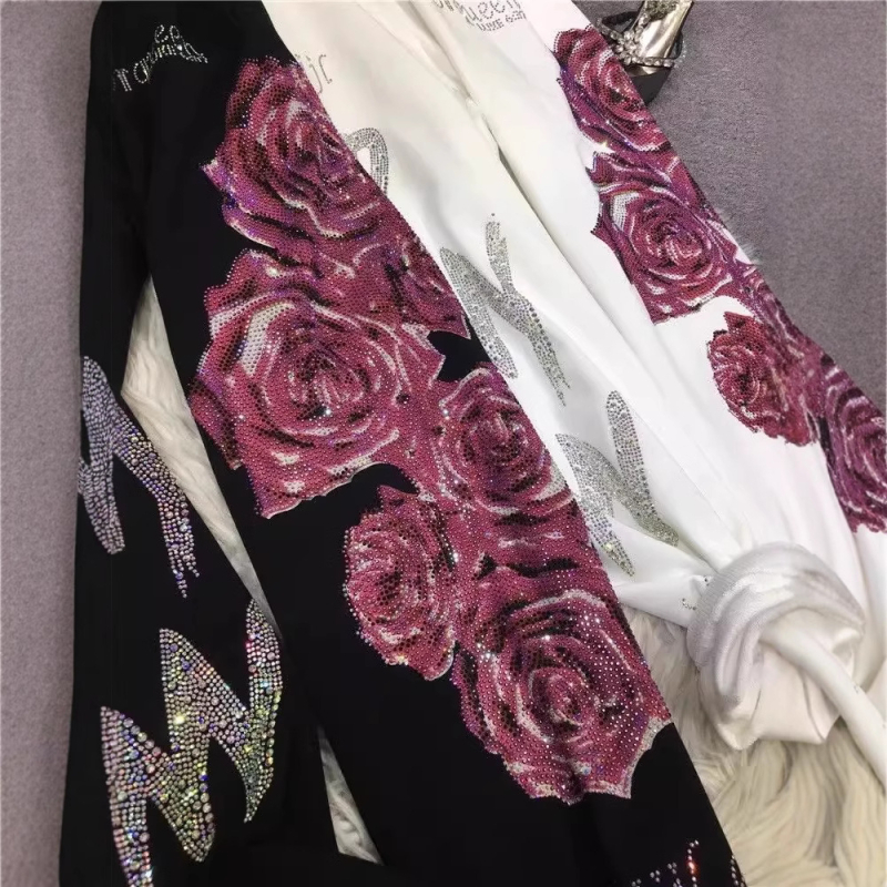 Medvilniniai aukšto juosmens leginsai su hot-drill dekoru, vidutinio storio