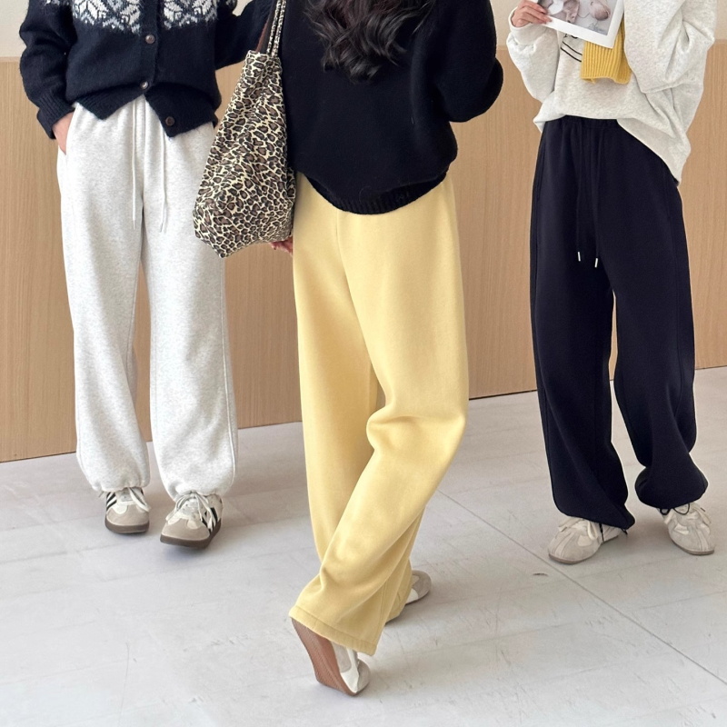 OMILI Moterų sportinės kelnės su fliso pamušalu, laisvo kirpimo, platus kelis, aukštas juosmuo, tiesus kirpimas, vidutinio storio poliesteris, mikroelastika