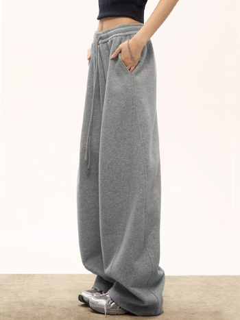 Női fleece-belsejű egyenes szárú sportnadrág, magas derék, pamut–polyészter keverék, lazább kényelmes stílus – téli 2025