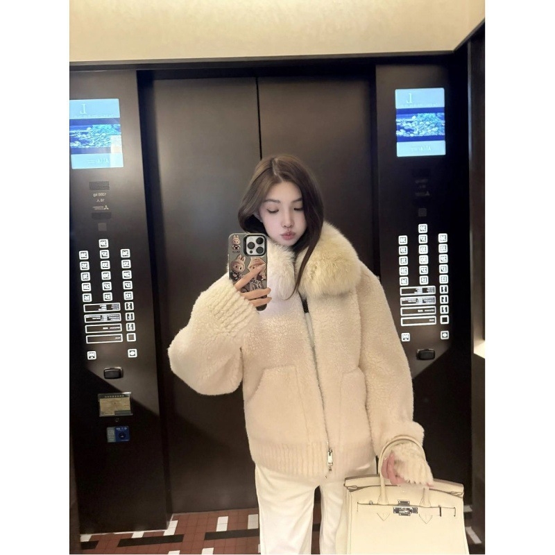 Moteriška stora dirbtinės avies kailio apykaklė švarkas, laisvas kirpimas, užtrauktukas, stovinti apykaklė, poliesteris, 2025 žiema