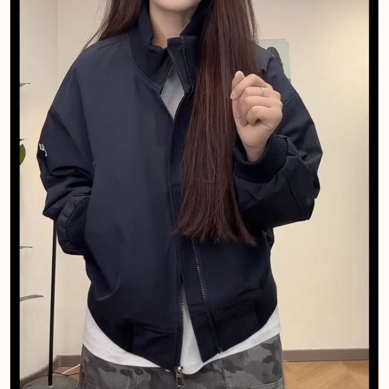 Sieviešu bez piedurknēm beisbola jaka, chenille audums, 50–70% spandeks, stāvošs kakls, garums 50–65 cm