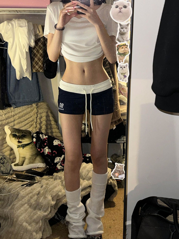 Дамски спортни къси панталони с нисък талия, три четвърти дължина, тънка материя, 95%+ съдържание, микроеластичност с колажен дизайн