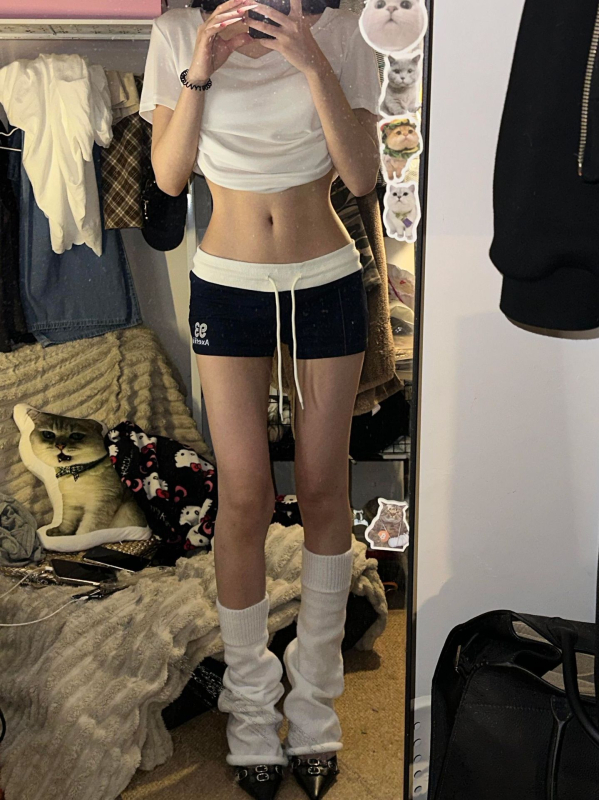 Дамски спортни къси панталони с нисък талия, три четвърти дължина, тънка материя, 95%+ съдържание, микроеластичност с колажен дизайн