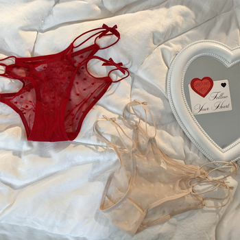 Kvėpuojančios moterų tinklinės kelnaitės su vidutine juosmens linija, 90–95% poliesteris, intymi vieta 100% medvilnė