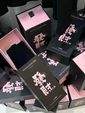 Moteriški savarankiškai šildantys be siūlių leginsai – storas proteino velvetas, 9/10 ilgis, 3D raštas, didelis elastingumas, poliesterio-viskozės mišinys