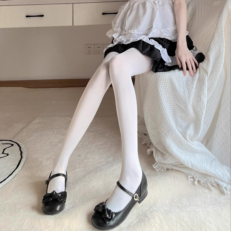 Velúr harisnya nőknek – lábformázó, légáteresztő, vékony anyag, 90–95% poliészter