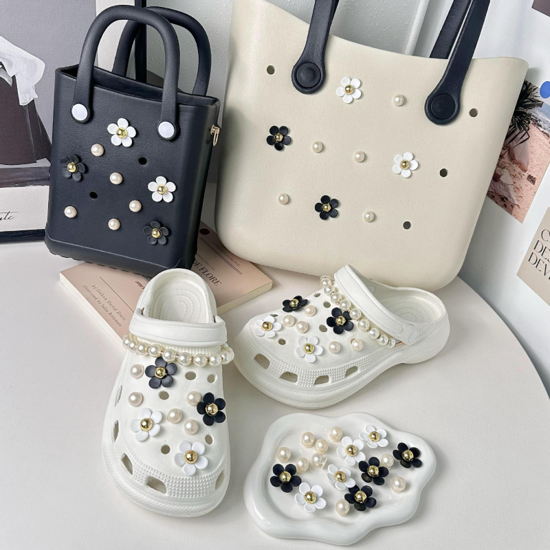 Crocs Charms – Αξεσουάρ για παπούτσια με τρύπες, σειρά Flower Pearl, Αποσπώμενο λουλούδι, Διακοσμητικό για κορδόνια, Συμβατό με σανδάλια, υφασμάτινα παπούτσια και άλλα, Hengge Mei