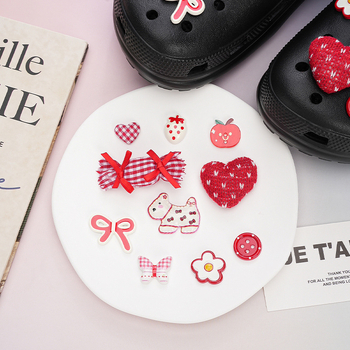 Аксесоари за пантофи с пухено сърце - отделяеми висулки, мотив цвете (за всички сезони)