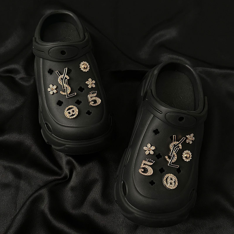 Crocs daisylille aksessuaarid - eemaldatav dekoratiivne klips, mudel An0207; Ühilduv: sandaalid, sussid, Crocs; Stiil: karikatuurne klips; Kõikide aastaaegade jaoks