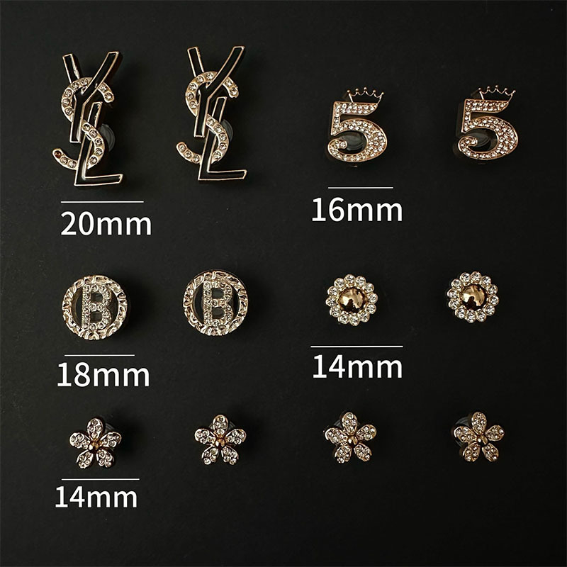 Crocs daisylille aksessuaarid - eemaldatav dekoratiivne klips, mudel An0207; Ühilduv: sandaalid, sussid, Crocs; Stiil: karikatuurne klips; Kõikide aastaaegade jaoks