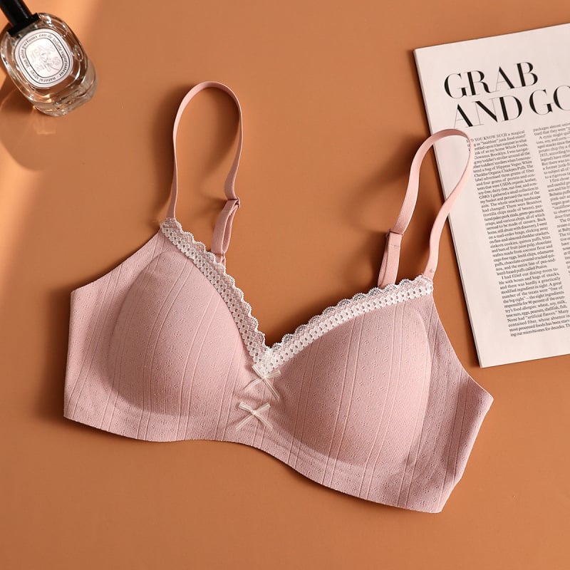 Nailoninė liemenėlė be vielos, 3/4 puodelio, putplasčio formos kaušelis, nėrinių kraštas, kvėpuojanti, surinkimo efektas, fiksuoti peties dirželiai, užpakalinė trijų eilių užraktas