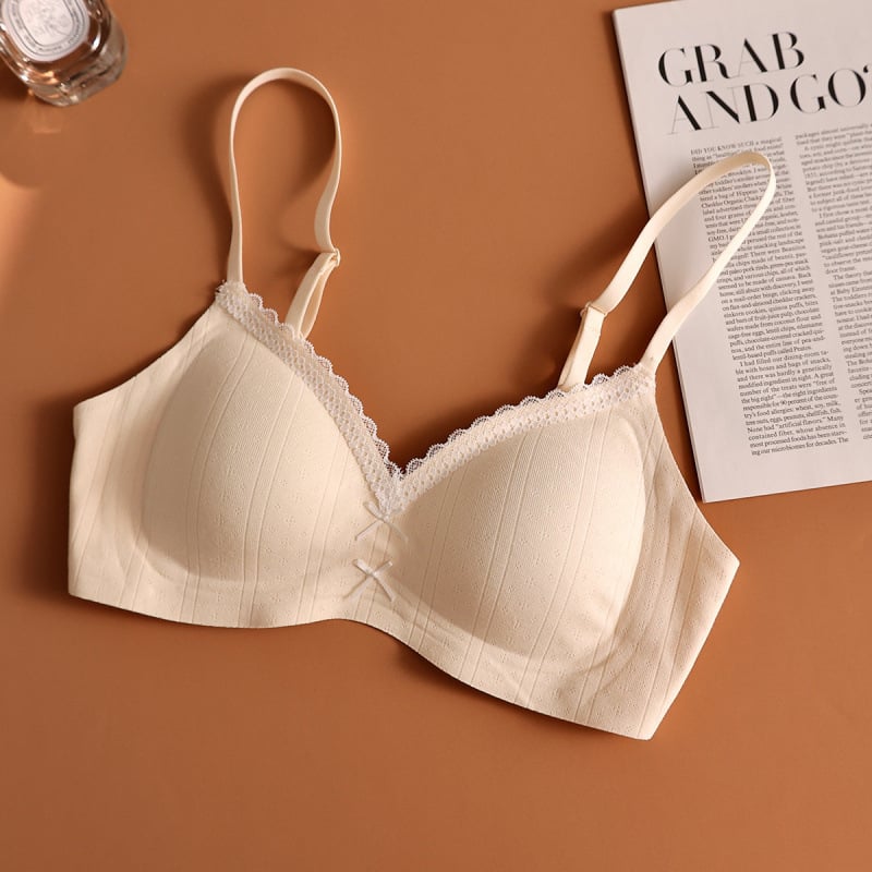 Nailoninė liemenėlė be vielos, 3/4 puodelio, putplasčio formos kaušelis, nėrinių kraštas, kvėpuojanti, surinkimo efektas, fiksuoti peties dirželiai, užpakalinė trijų eilių užraktas