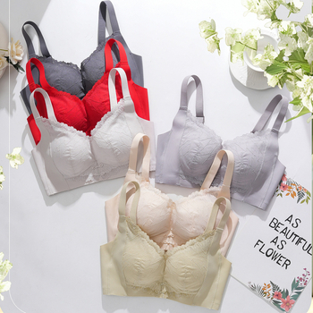 Be šoninių kaulų nėrinių liemenėlė formavimui ir pakėlimui, kvėpuojanti, 3/4 kaušelis, formuoti kaušeliai, užpakalinė sagtis su keturiais kabliukais, fiksuotos dvigubos petnešos; pagrindinis audinys: nėriniai/nylon; įdaila modal 80–90%