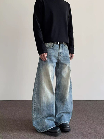 Jeansi cu talie înaltă, croială conică, spălare vintage cu nisip, cinci buzunare