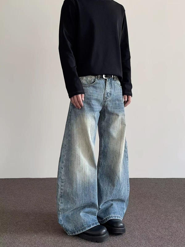 Jeansi cu talie înaltă, croială conică, spălare vintage cu nisip, cinci buzunare