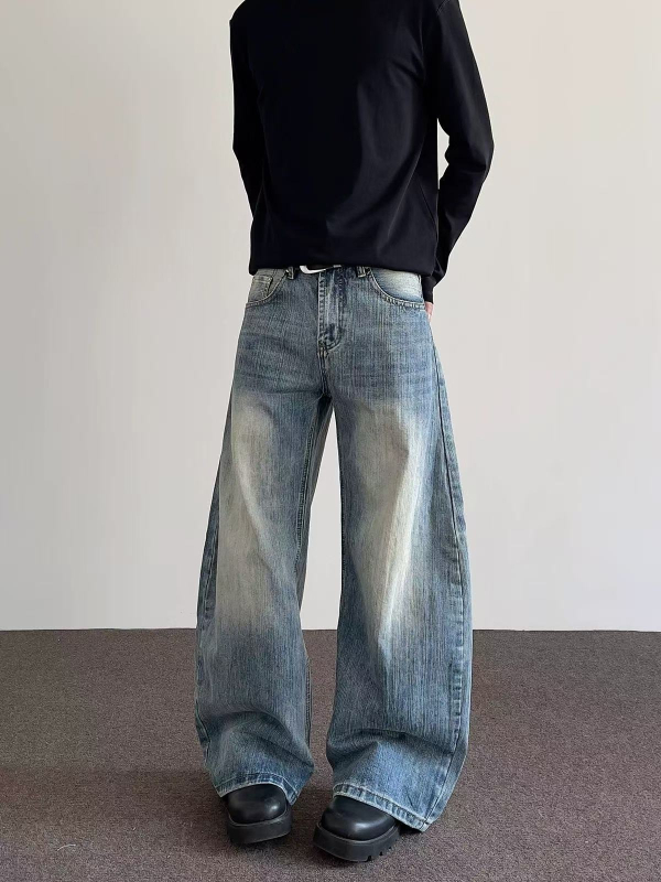 Jeansi cu talie înaltă, croială conică, spălare vintage cu nisip, cinci buzunare