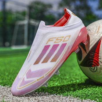 Futbolo bateliai su kvėpuojančia technologija, žemas viršus iš sintelinės odos, anti-slip gumos padai, treniruotėms ant žolės