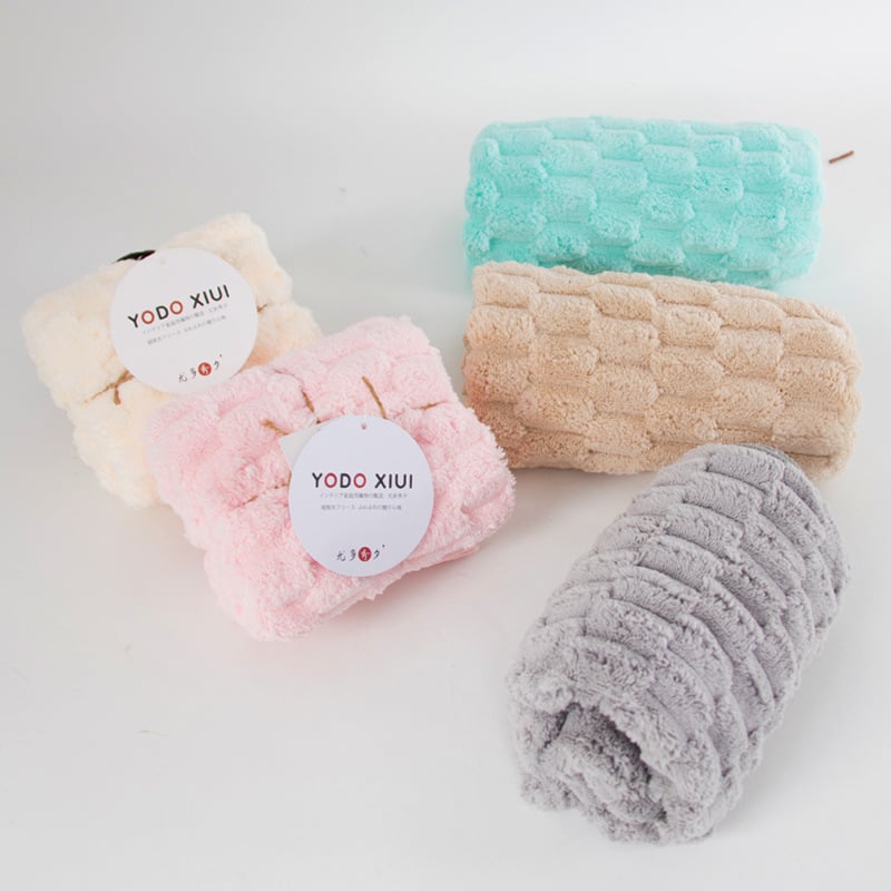 Veido rankšluostis iš koralo fliso, džakardo 150D, svoris 80–100 g