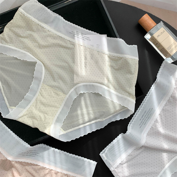 Moteriški apatiniai iš ledinio šilko su medvilnine įdaila, vidutinio juosmens, kvėpuojantys ir greitai džiūstantys