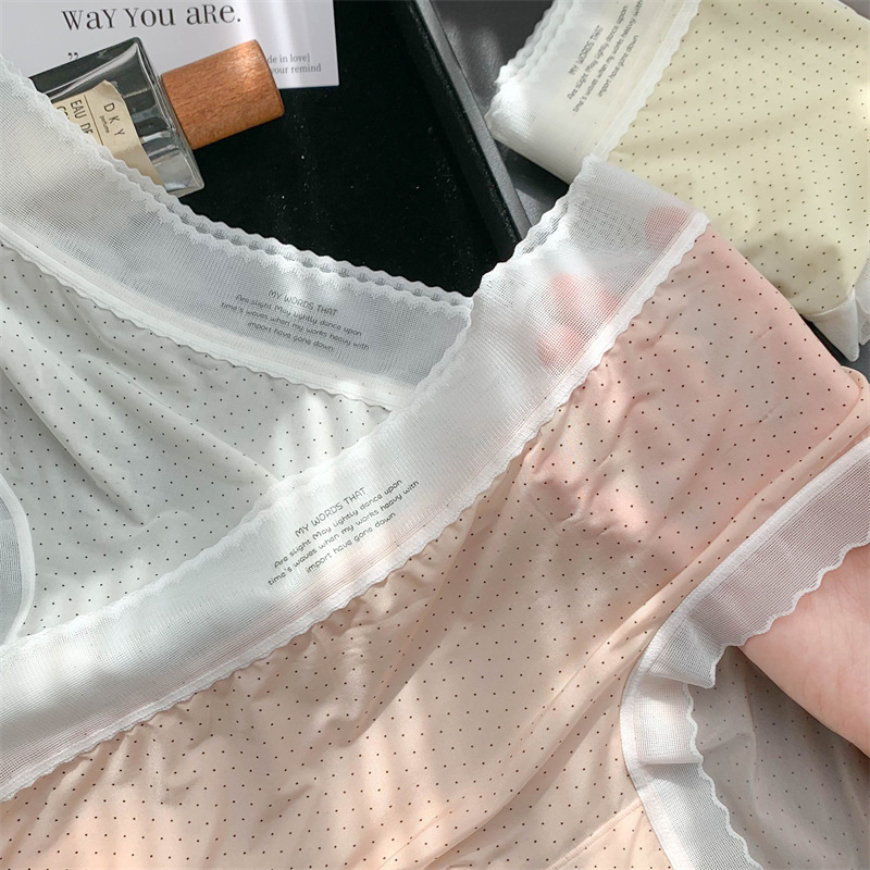 Moteriški apatiniai iš ledinio šilko su medvilnine įdaila, vidutinio juosmens, kvėpuojantys ir greitai džiūstantys