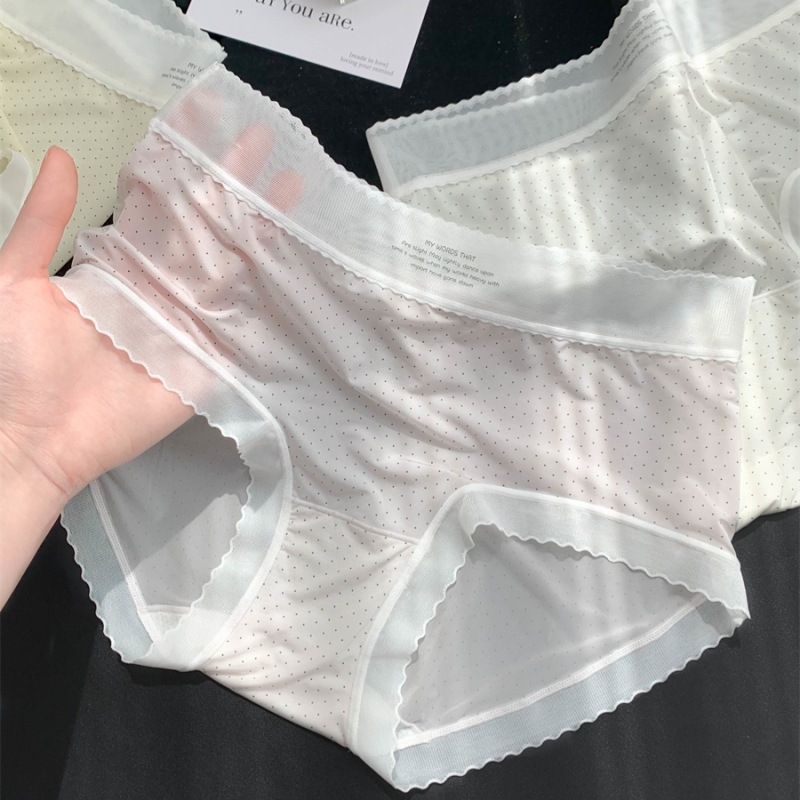 Moteriški apatiniai iš ledinio šilko su medvilnine įdaila, vidutinio juosmens, kvėpuojantys ir greitai džiūstantys