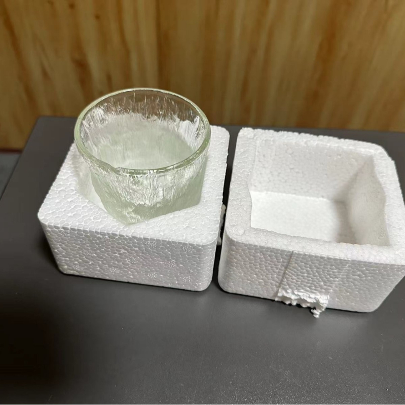 Vandens taurė iš karščiui atsparaus stiklo - (apvali forma; vieno sluoksnio; japonų stiliaus; be rankenos)