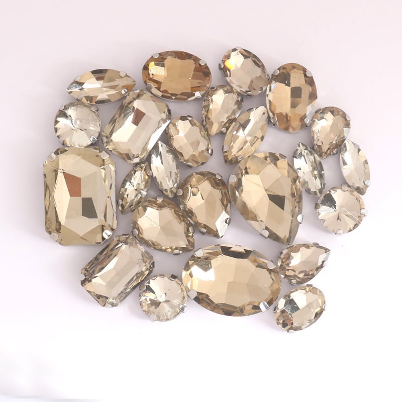 Клау кристали за облекло – 24 бр. микс стъклени кристали с дупки за пришиване, електроплатени, смес стъкло и лазурит