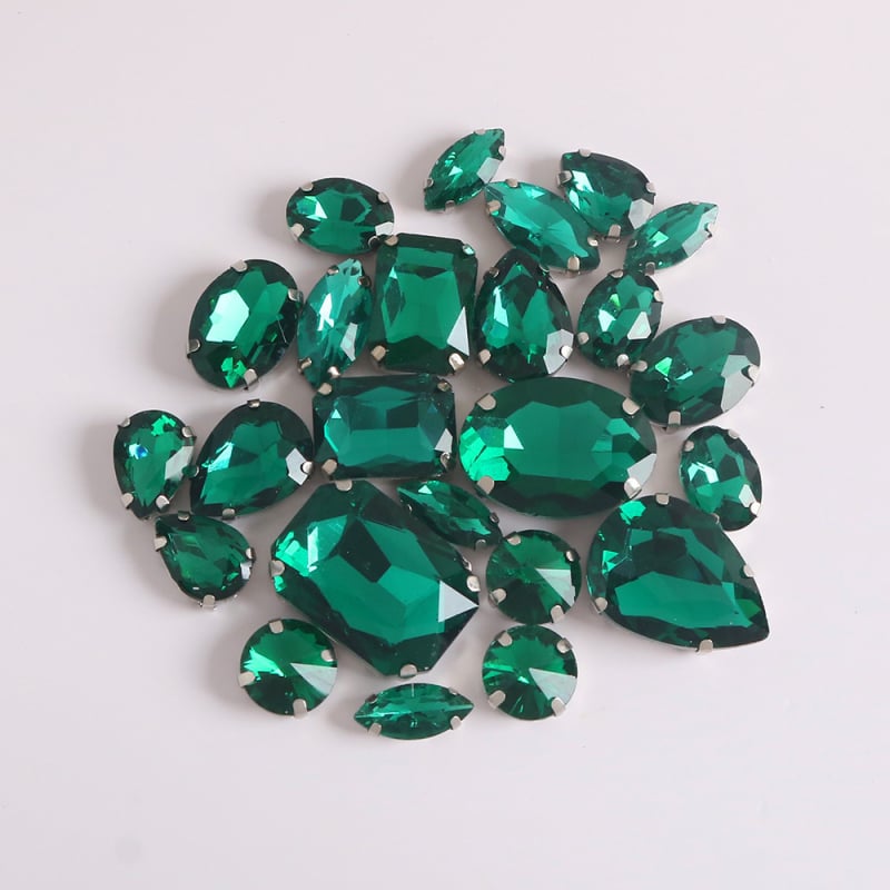 Клау кристали за облекло – 24 бр. микс стъклени кристали с дупки за пришиване, електроплатени, смес стъкло и лазурит