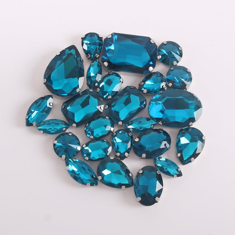 Клау кристали за облекло – 24 бр. микс стъклени кристали с дупки за пришиване, електроплатени, смес стъкло и лазурит