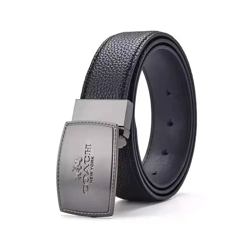Ανδρική ζώνη από γνήσιο δέρμα με C-μοτίβο, διπλή αγκράφα και διπλής όψης ανάγλυφο φινίρισμα (Υλικό: Γνήσιο δέρμα; Στρώμα: δεύτερο στρώμα βοδινού δέρματος; Αγκράφα: κράμα; Κλείσιμο: snap button; Πλάτος: 2-4 εκ)