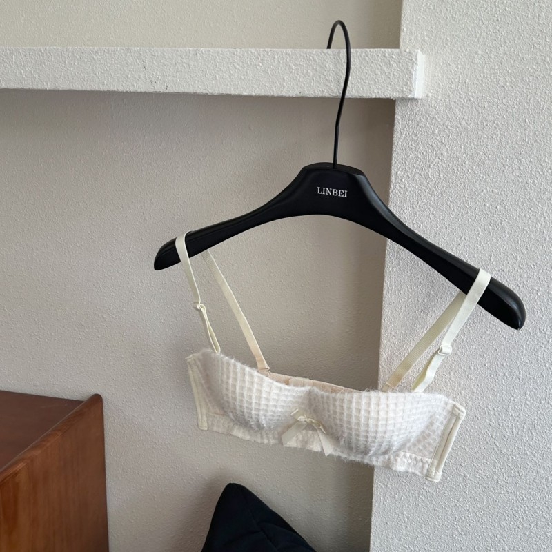 Kruitinėlės komplektas su 1/2 puodelio dizainu, nailono audinys, nuimamos dvigubos pečių juostos, nugaros trijų eilių sagtis, surinkimas ir pakėlimas