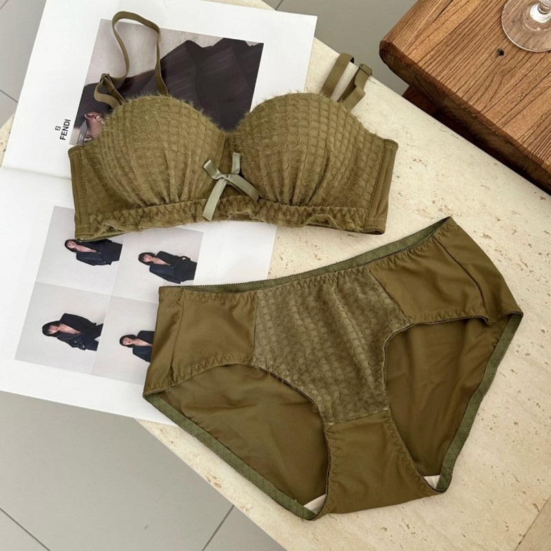 Kruitinėlės komplektas su 1/2 puodelio dizainu, nailono audinys, nuimamos dvigubos pečių juostos, nugaros trijų eilių sagtis, surinkimas ir pakėlimas