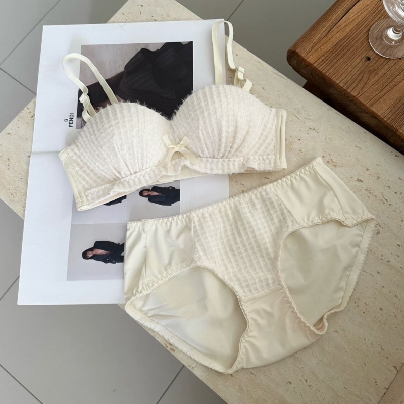 Kruitinėlės komplektas su 1/2 puodelio dizainu, nailono audinys, nuimamos dvigubos pečių juostos, nugaros trijų eilių sagtis, surinkimas ir pakėlimas