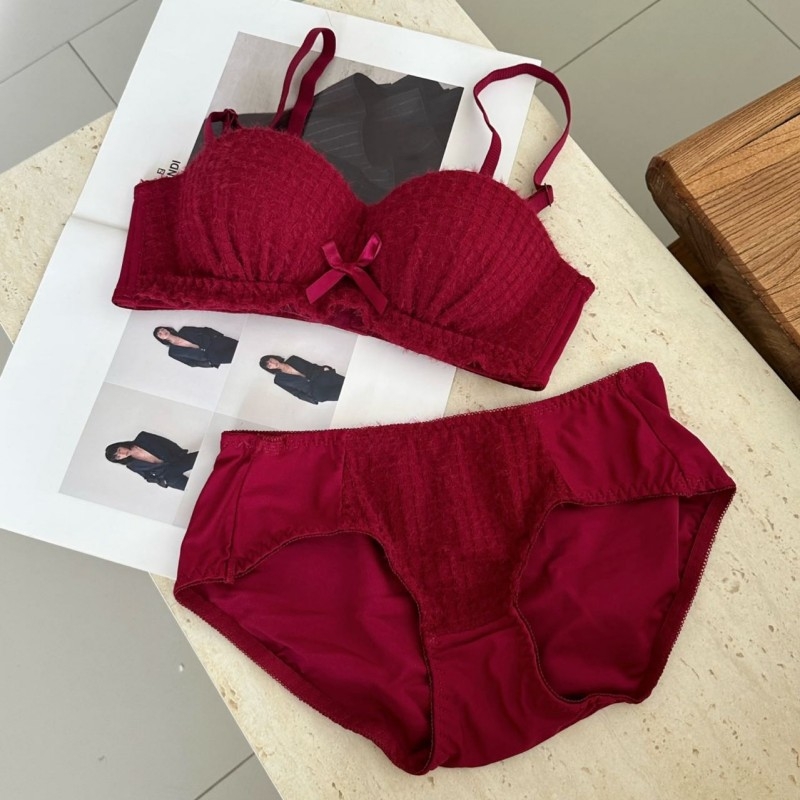 Kruitinėlės komplektas su 1/2 puodelio dizainu, nailono audinys, nuimamos dvigubos pečių juostos, nugaros trijų eilių sagtis, surinkimas ir pakėlimas