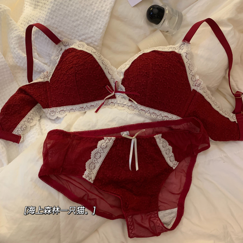 Vestuvinis liemenėlės komplektas su 3/4 kaušeliais, medvilnės formuoti kaušeliai, nailono pagrindinė medžiaga, fiksuotos petnelės, nugarinis trijų eilių užsegimas