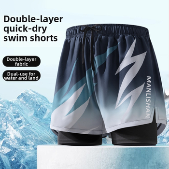 Vyrų plaukimo šortai, greitai džiūstantys ir kvėpuojantys, poliesteris/spandeksas (85%/15%), pamušalas 95% poliesteris, 5% spandeksas, spaudas, plaukimo ir vandens sportams