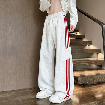 Καθημερινά παντελόνια με ρίγες, χαλαρή ίσια γραμμή, μεσαία μέση, κλείσιμο με κορδόνι, βαμβακοπολυεστερική ανάμειξη (95% πολυεστέρας)