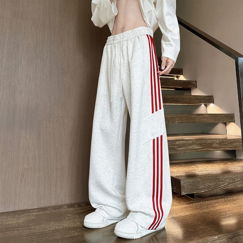 Καθημερινά παντελόνια με ρίγες, χαλαρή ίσια γραμμή, μεσαία μέση, κλείσιμο με κορδόνι, βαμβακοπολυεστερική ανάμειξη (95% πολυεστέρας)