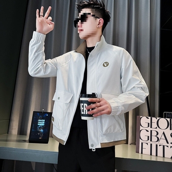 Muška kožna jakna s klasičnim reverom, prednji zip, poliester podstava, dugi rukavi, patch džepovi