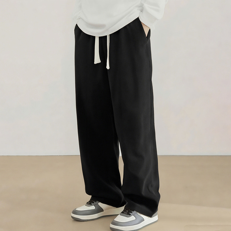 Muške kordurojeve hlače ravnog kroja - udobna silueta, srednji pojas, zatvaranje vezom, svakodnevne sportske hlače