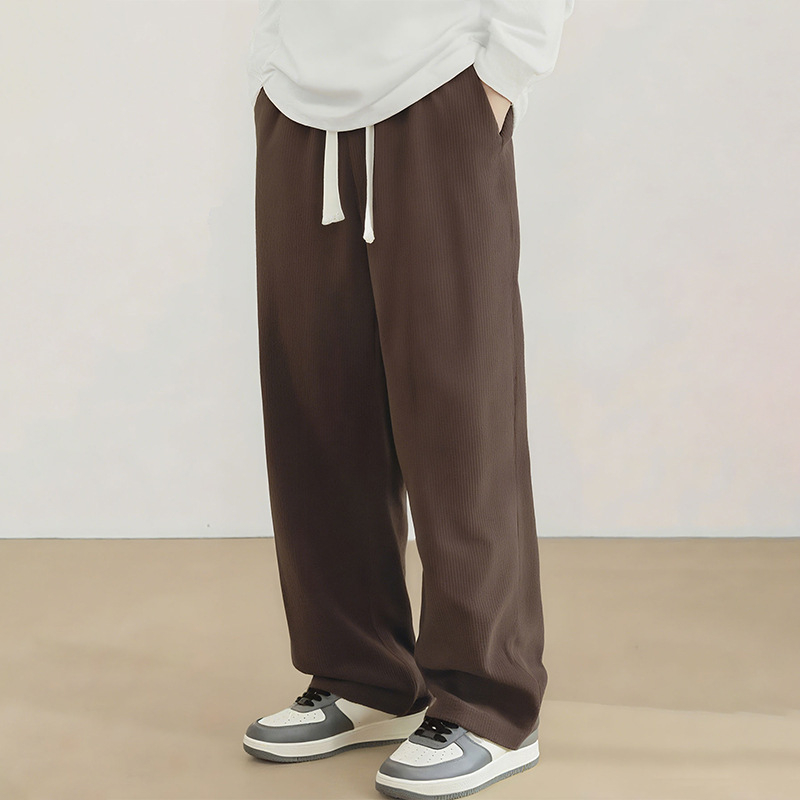Muške kordurojeve hlače ravnog kroja - udobna silueta, srednji pojas, zatvaranje vezom, svakodnevne sportske hlače